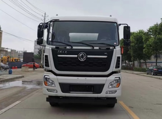 東風(fēng)天龍前四后八普通液體運(yùn)輸車(chē)_潤(rùn)知星牌SCS5311GPGDFH6型普通液體運(yùn)輸車(chē) 東風(fēng)天龍前四后八普通液體運(yùn)輸車(chē)_潤(rùn)知星牌SCS5311GPGDFH6型普通液體運(yùn)輸車(chē)